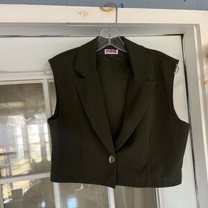 Madrag Cropped Sleeveless Blazer Vest in Olive